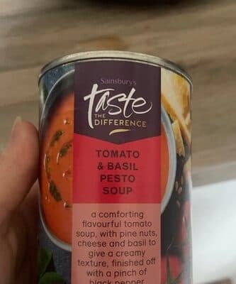 Tomato and basil pesto soup