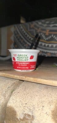 Greek Nonfat Yogurt Strawberry 0% Milkfat