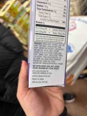 Organic chocolate chip baked whole grain bar