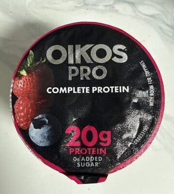 Oikos Pro Mixed Berry
