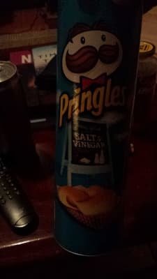 Potato crisps, salt & vinegar