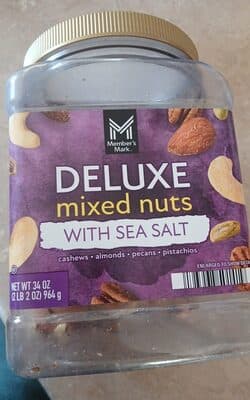 DELUXE mixed nuts WITH SEA SALT