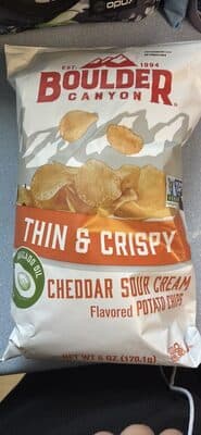 THIN & CRISPY CHEDDAR SOUR CREAM Flavored POTATO CHIPS