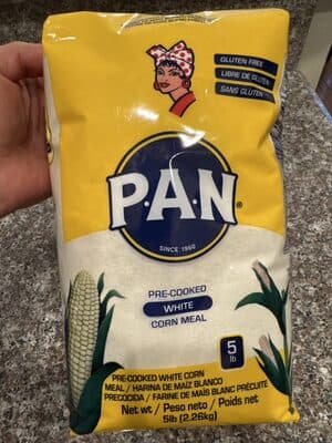 PRE-COOKED WHITE CORN MEAL