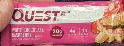 Quest white chocolate raspberry protein bar