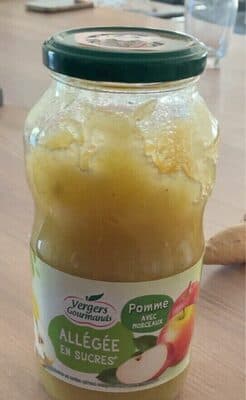 Pomme avec morceaux