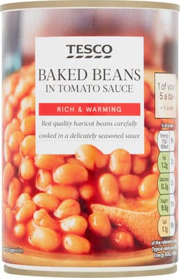 Baked beans in tomato sauce