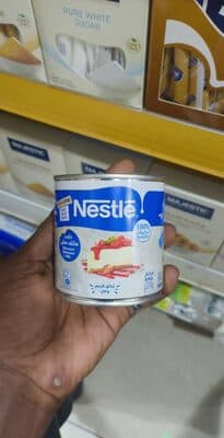 Full cream sweetened condensed milk في ١٠٠ غرام 271 سعرة حرارية