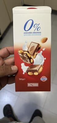 Chocolate con leche y almendras enteras con edulcorante